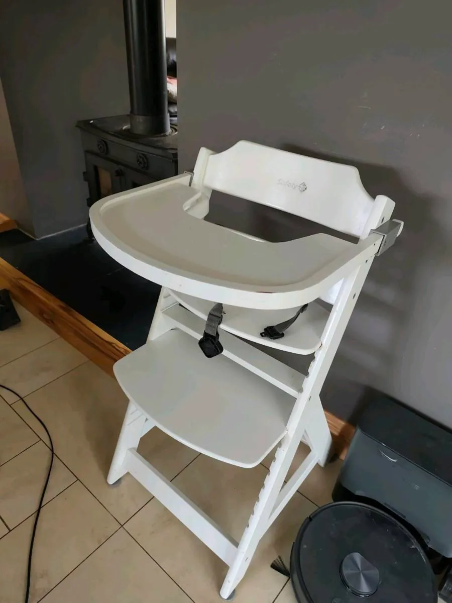 Safety 1st Wooden high chair