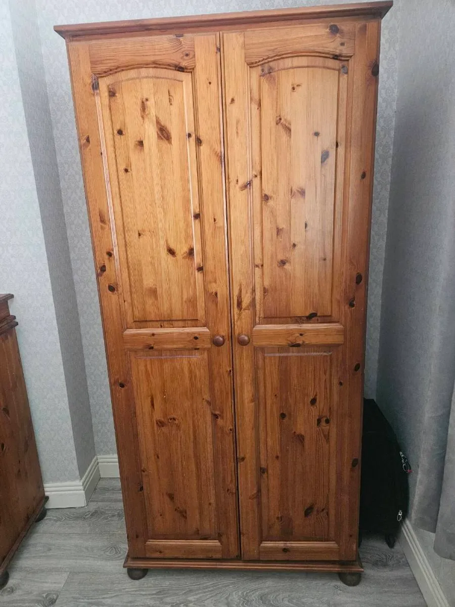 Bedroom furniture - Image 2