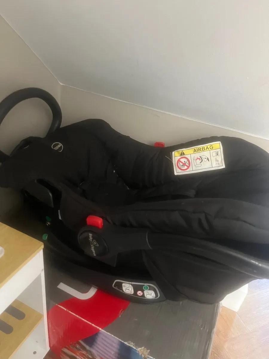 Rear facing Car seat with Isofix - Image 1