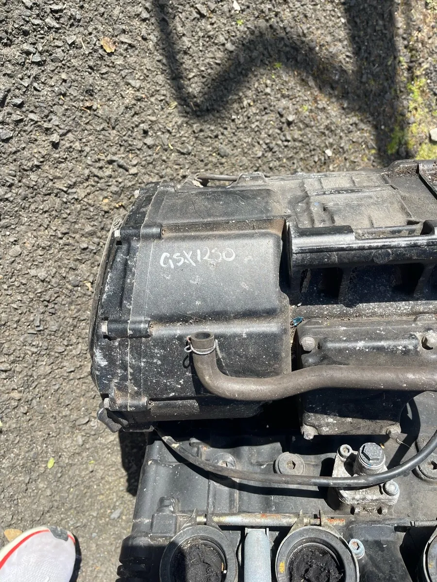Gsx1250 engine - Image 4