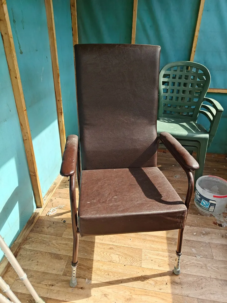 Free orthopedic chair - Image 2