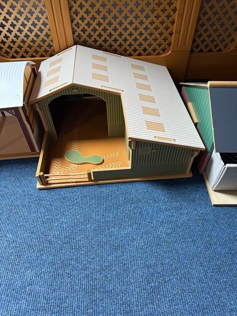 Farm sheds - Image 2