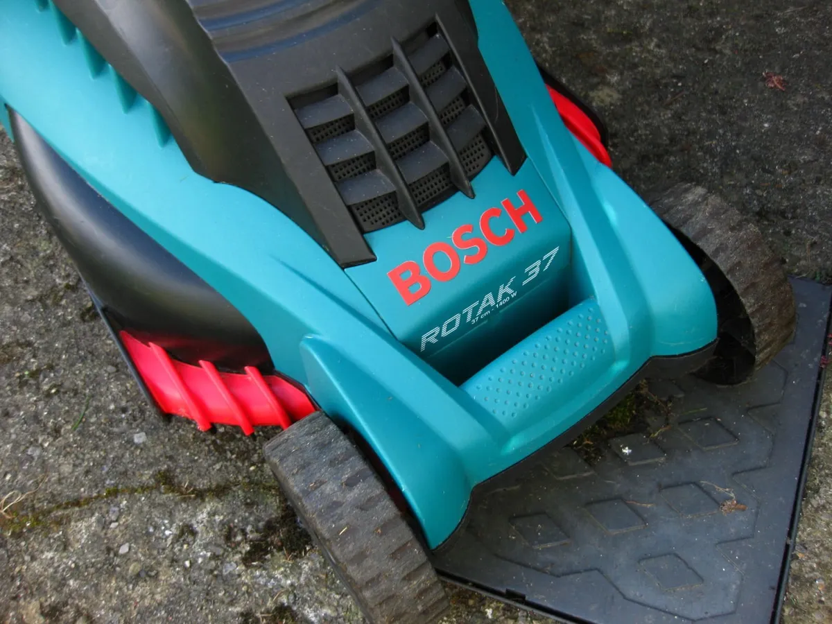 Spotless Bosch Rotak 37  Quality Electric Mower. - Image 4