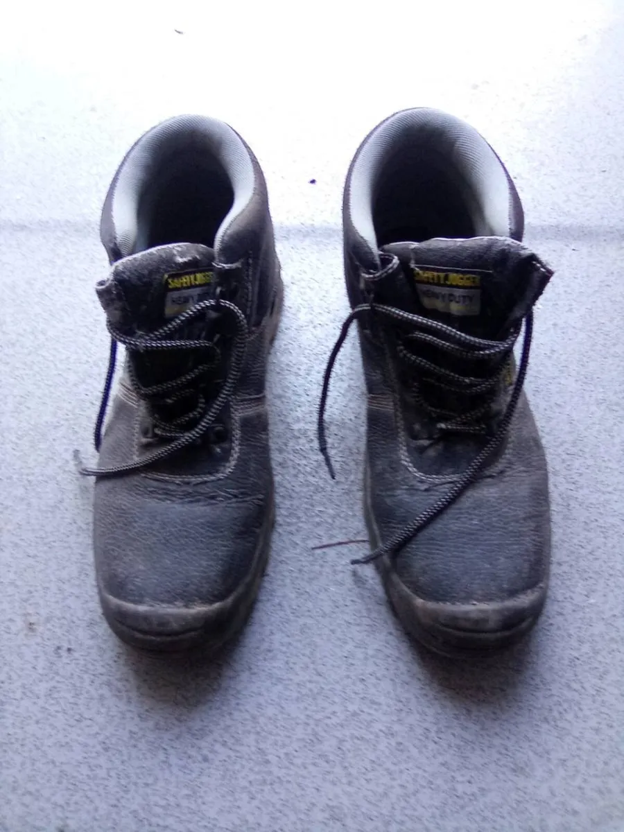 SIZE.  12.  SAFETY.  BOOTS.  STEEL. TOE. CAP - Image 1