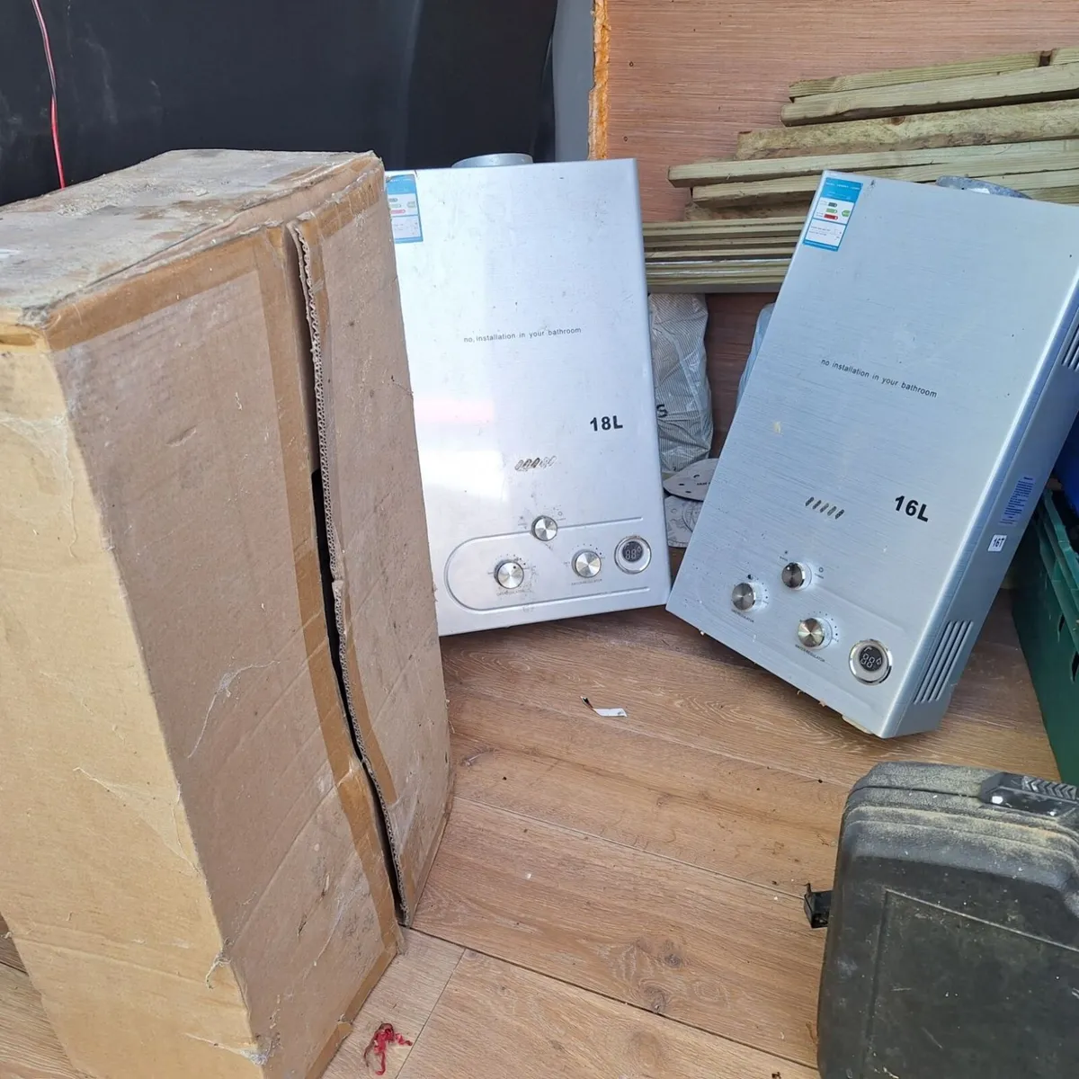 18L Tankless Gas Water Heater Portable for parts a - Image 1