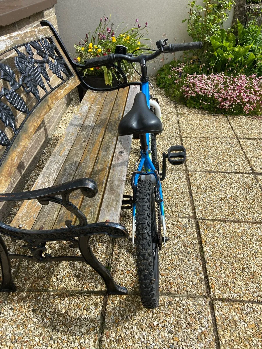 Child’s. Bike. - Image 3