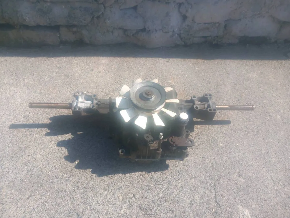 Castlegarden/Mountfield hydrostatic transmission - Image 1