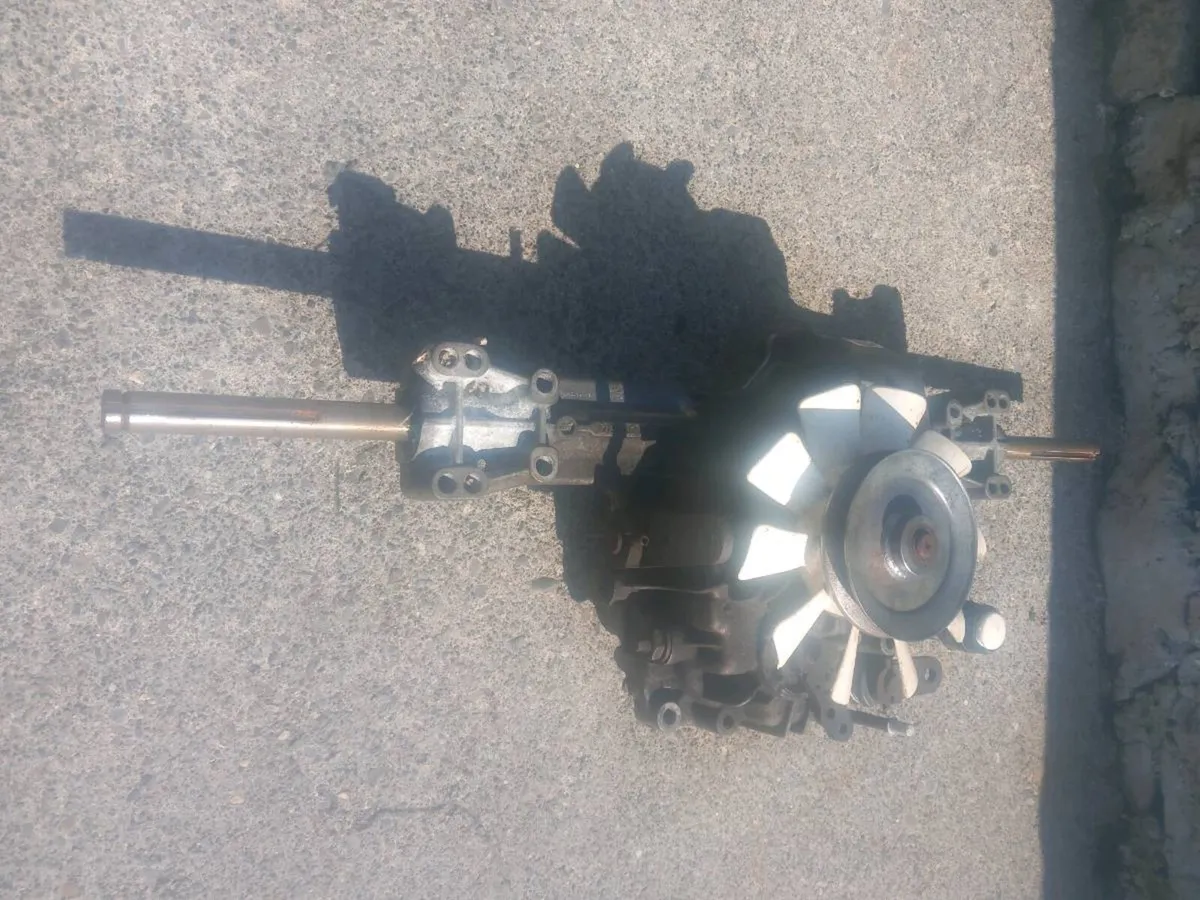 Castlegarden/Mountfield hydrostatic transmission - Image 4