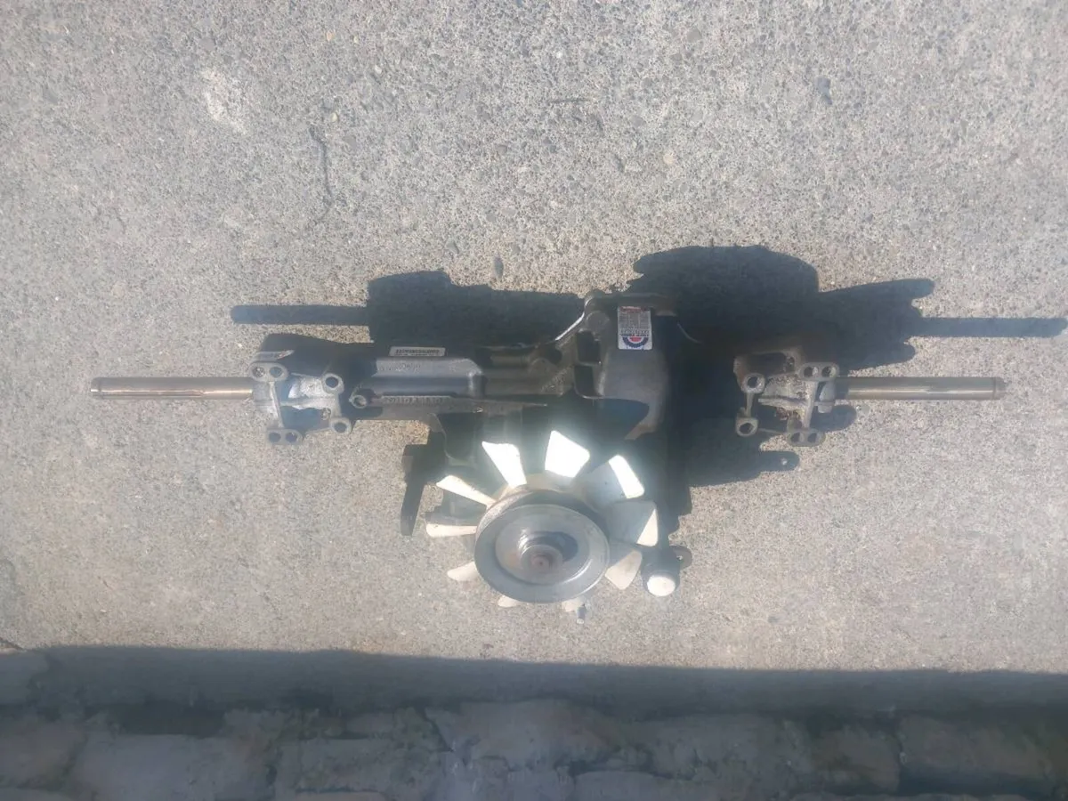 Castlegarden/Mountfield hydrostatic transmission - Image 3