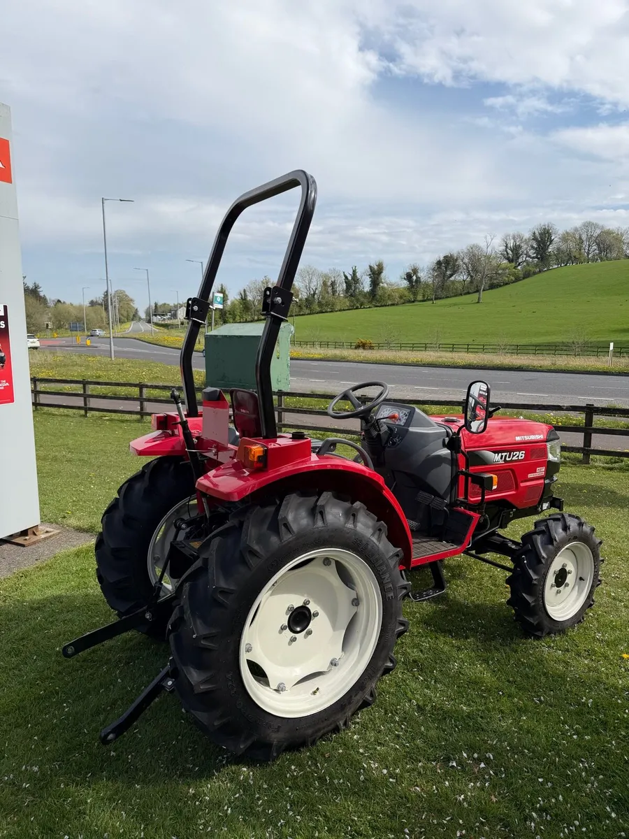 Mitsubishi MTU26 tractor - Image 3