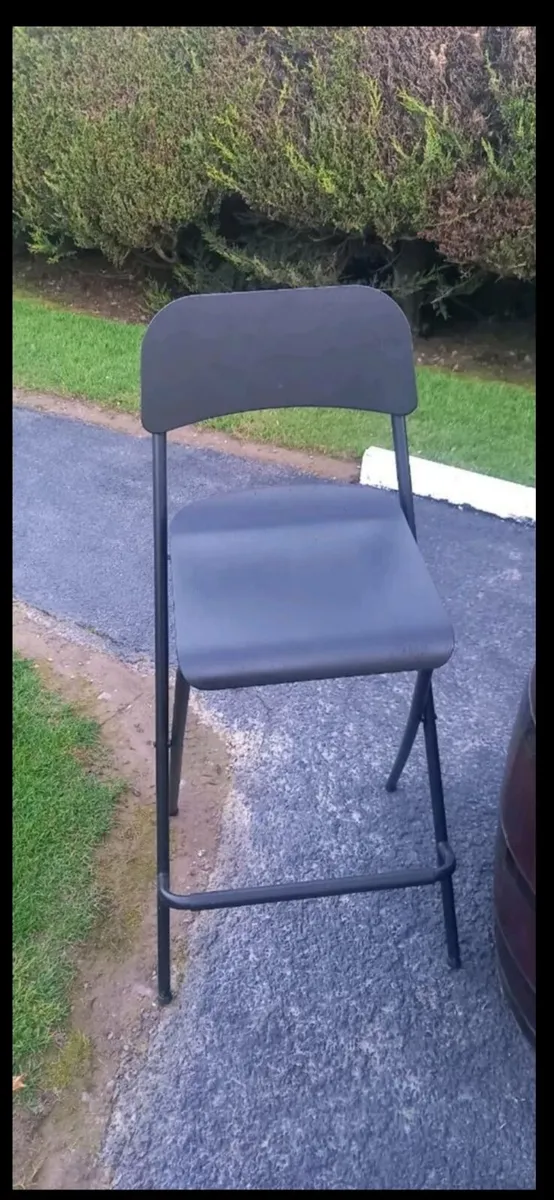 Patio table and 2 chairs - Image 2