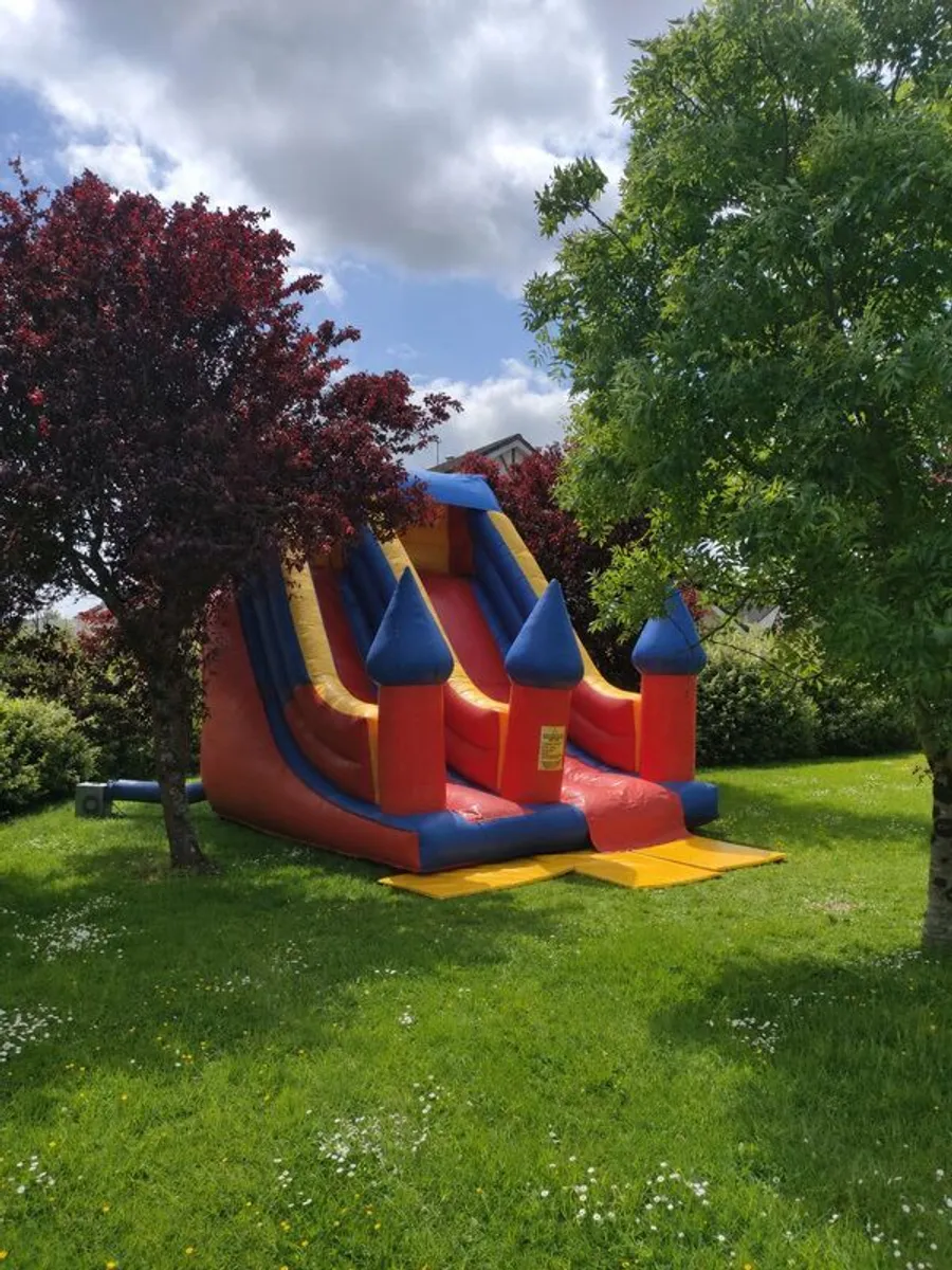 Bouncy castle - Image 1
