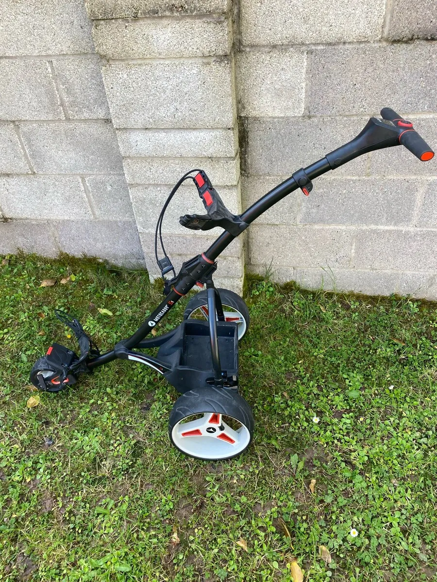 Golf trolley need battery - Image 1