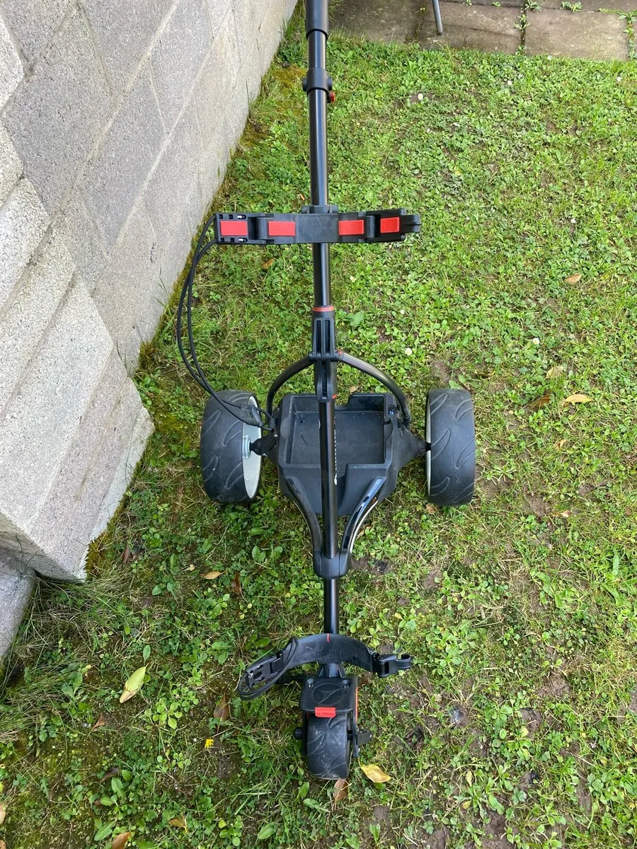 Golf trolley need battery - Image 2