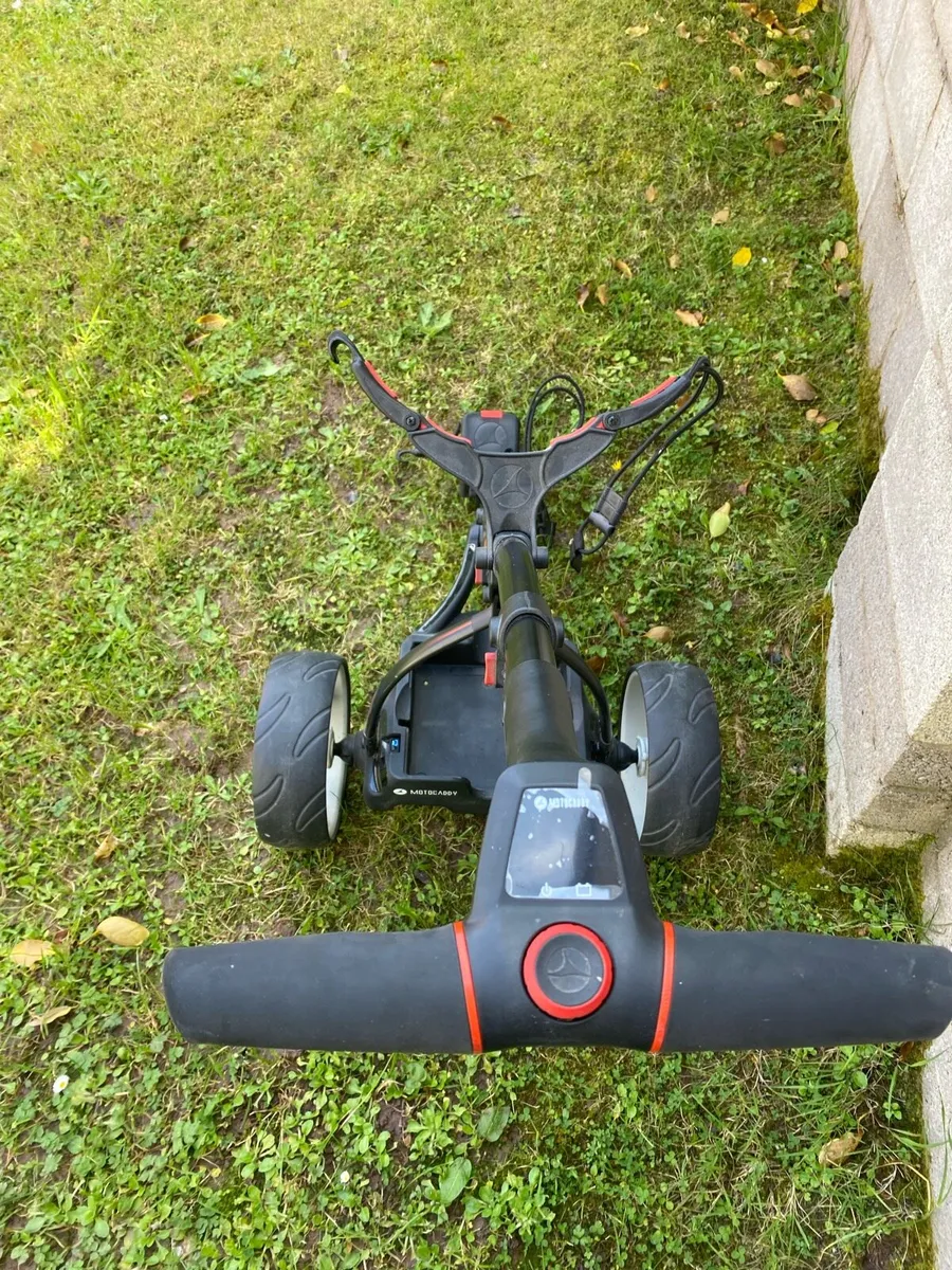 Golf trolley need battery - Image 3