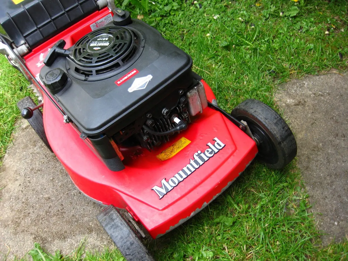 Mountfield Mirage / Briggs & Stratton Petrol Mower - Image 4