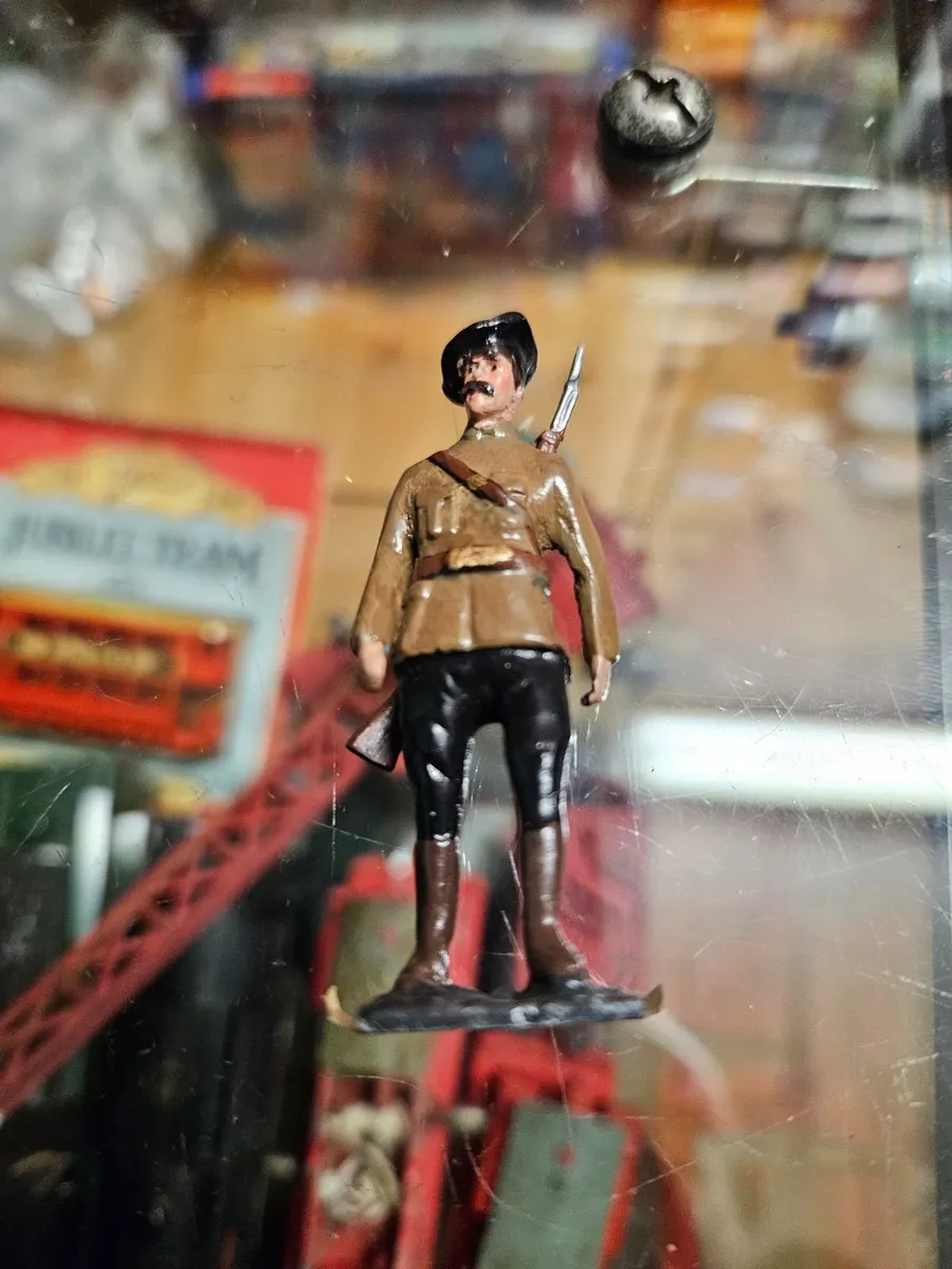 Vintage Cast Soldier Black and Tan Figure Ireland - Image 1
