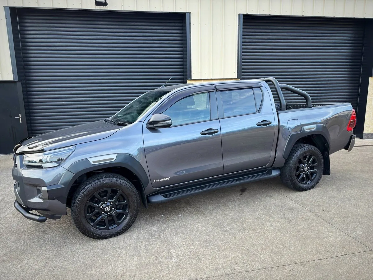 2021 TOYOTA HILUX 2.8 D4D INVINCIBLE X AUTO - Image 2