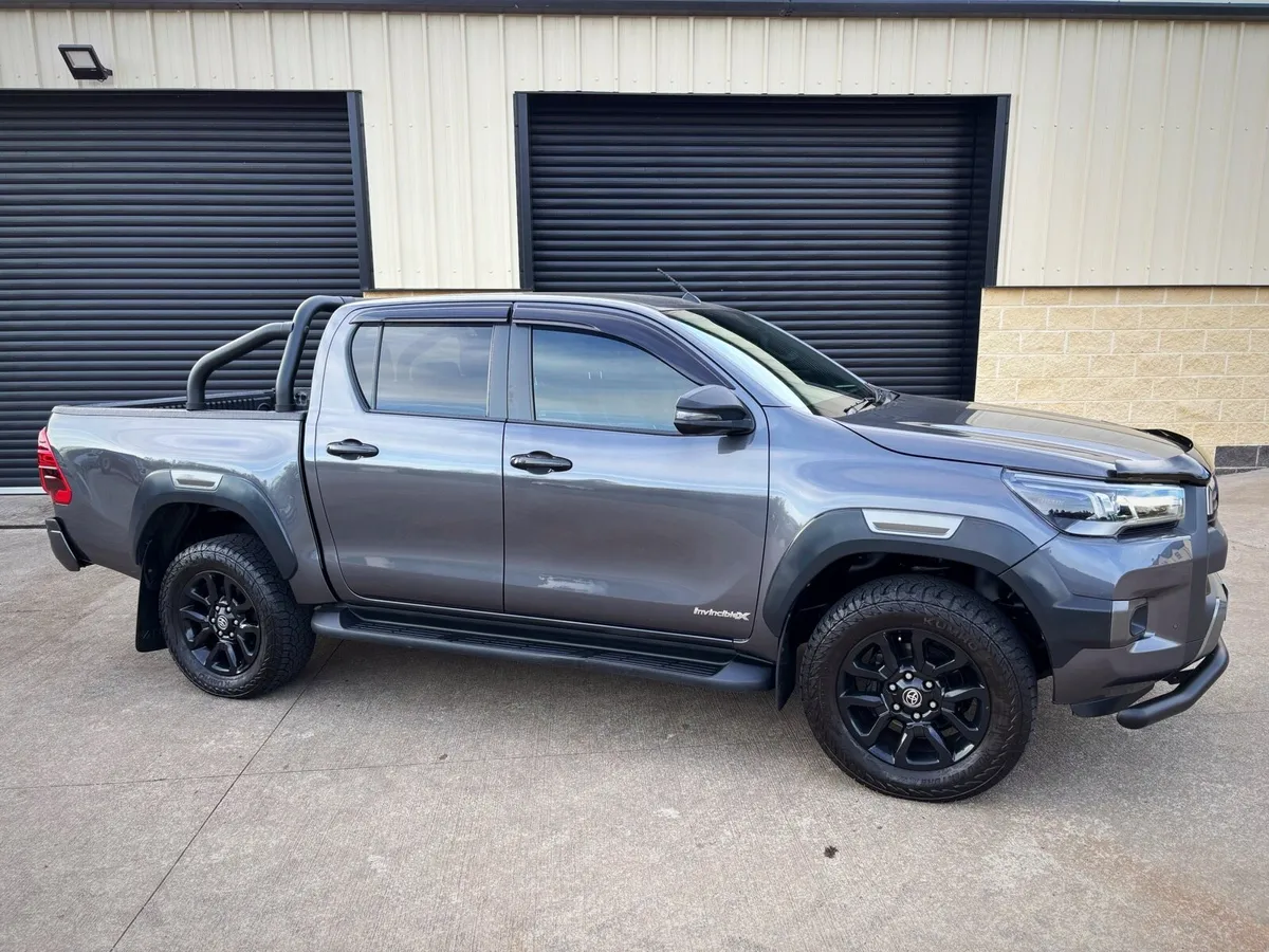 2021 TOYOTA HILUX 2.8 D4D INVINCIBLE X AUTO - Image 4