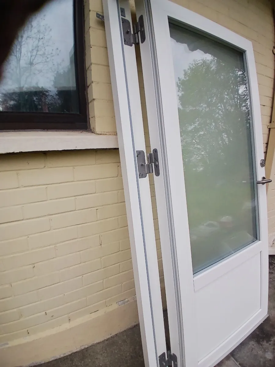 Aluclad tripled glazed door - Image 2