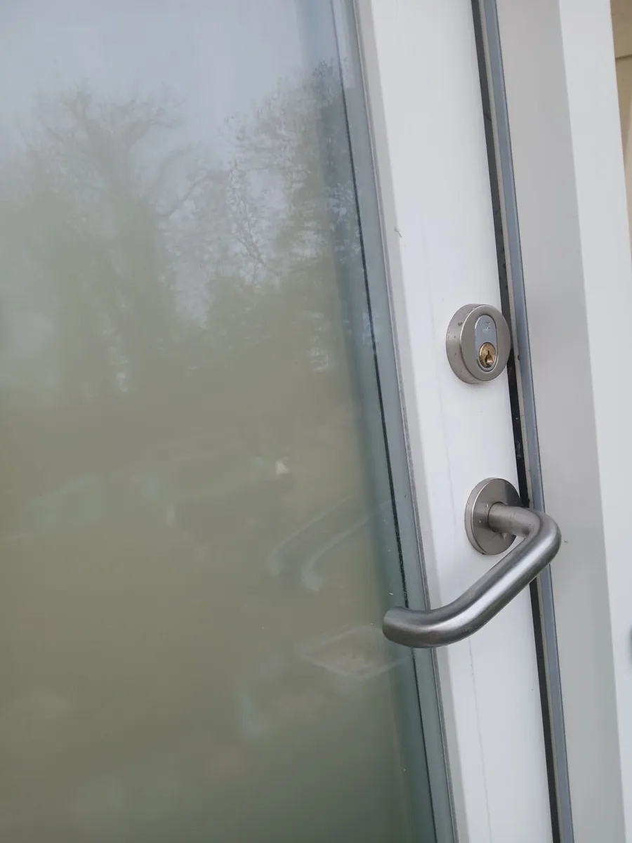 Aluclad tripled glazed door - Image 3