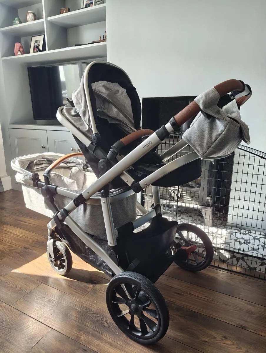 Zummi Halo Travel System and Maxi Cosi Car Seat - Image 1
