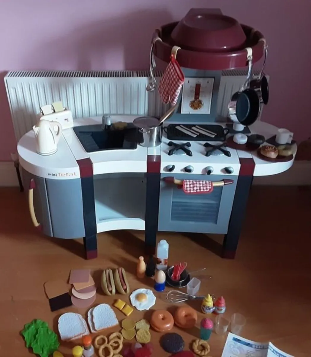 Play Kitchen - Image 1