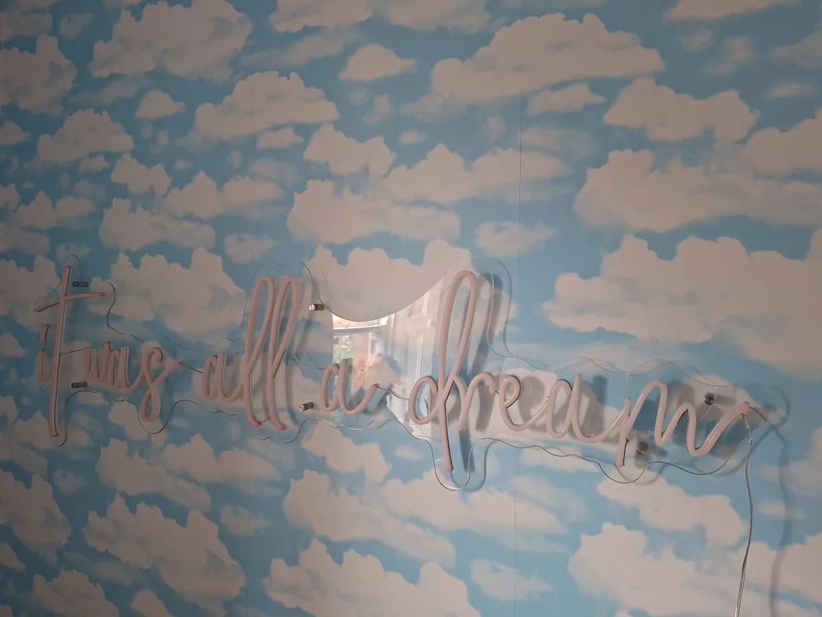 Wall light / neon quote - Image 4