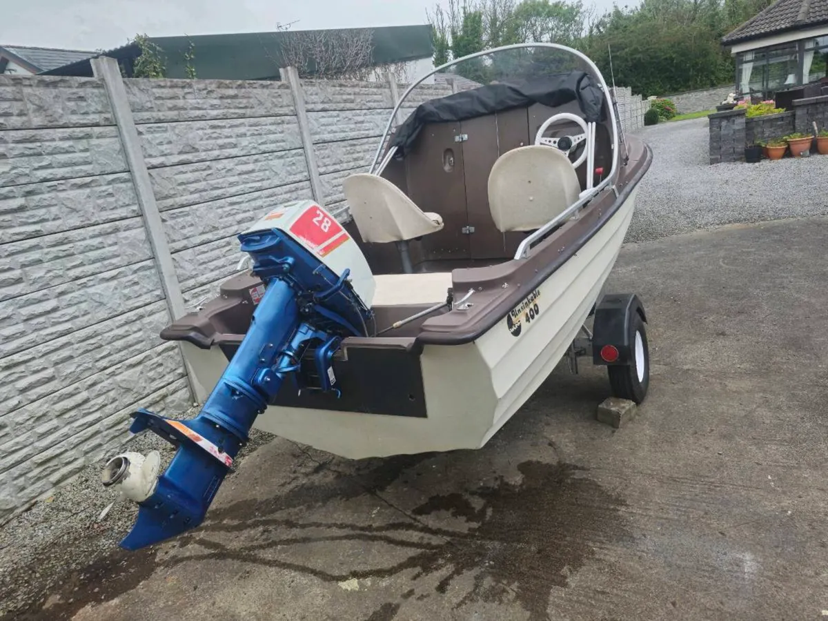 Boat and trailer and two engines for sale - Image 3