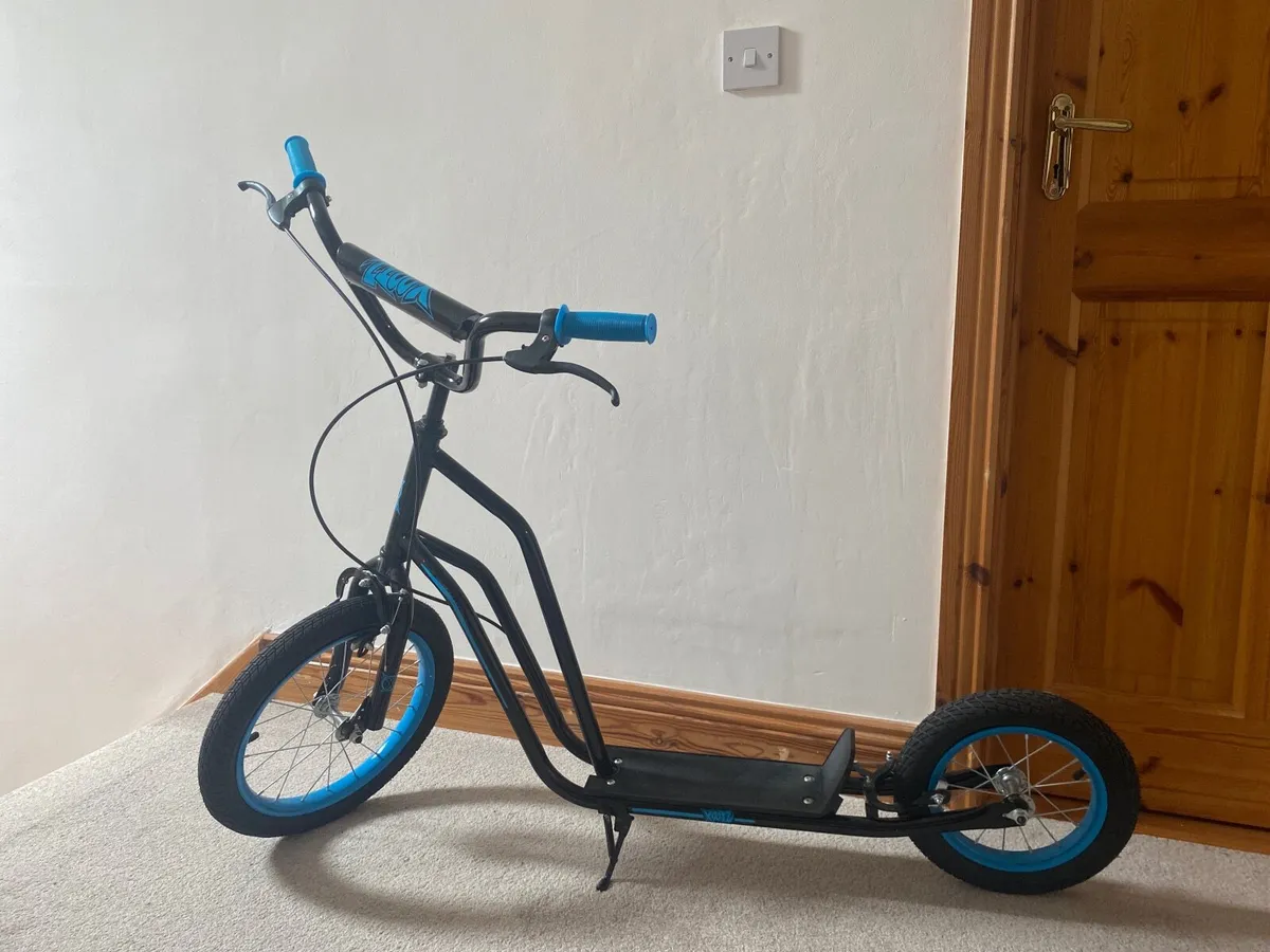 Scooter - Image 1