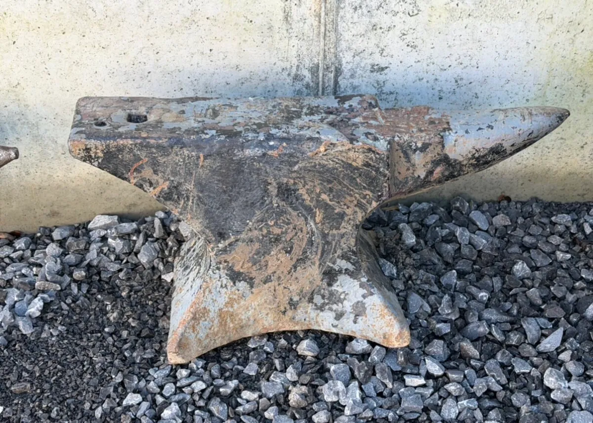 Blacksmiths anvils - Image 3