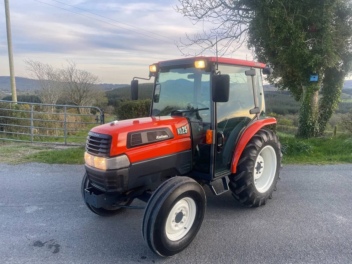 Kubota KL25 2wd Compact Tractor - Image 1