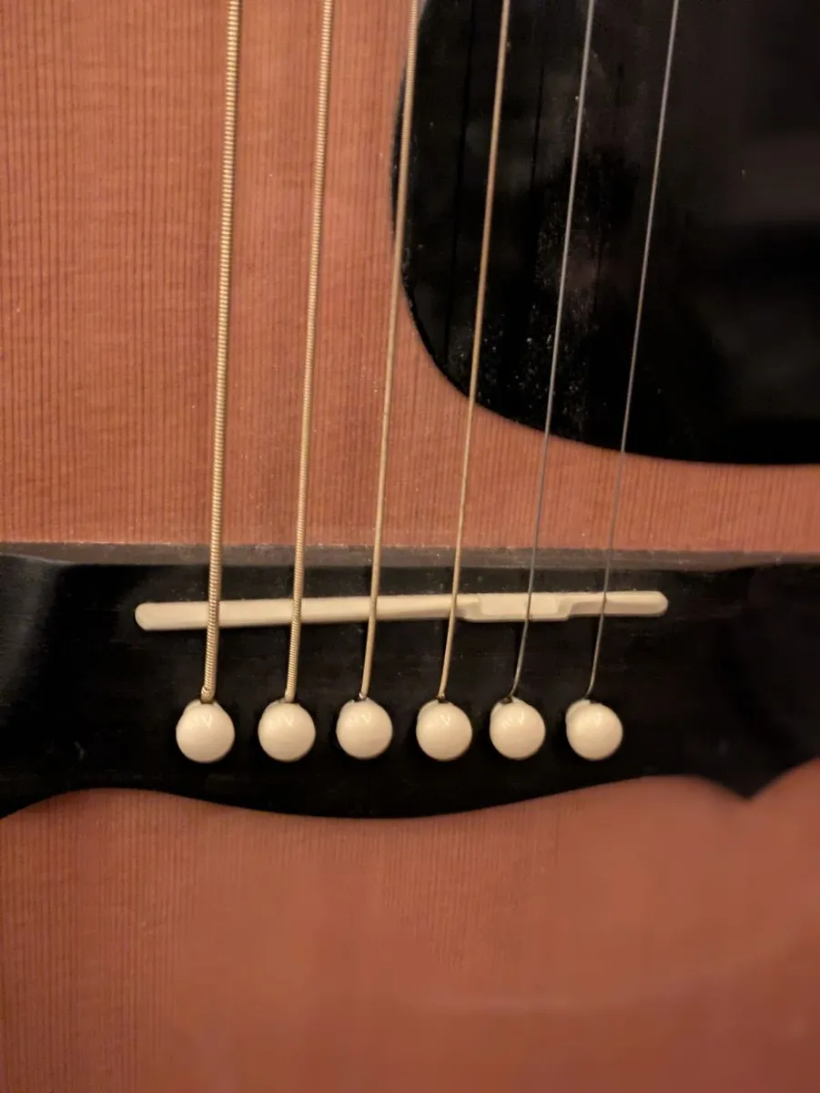 GUITAR WITH BUILT IN PICKUP - Image 3