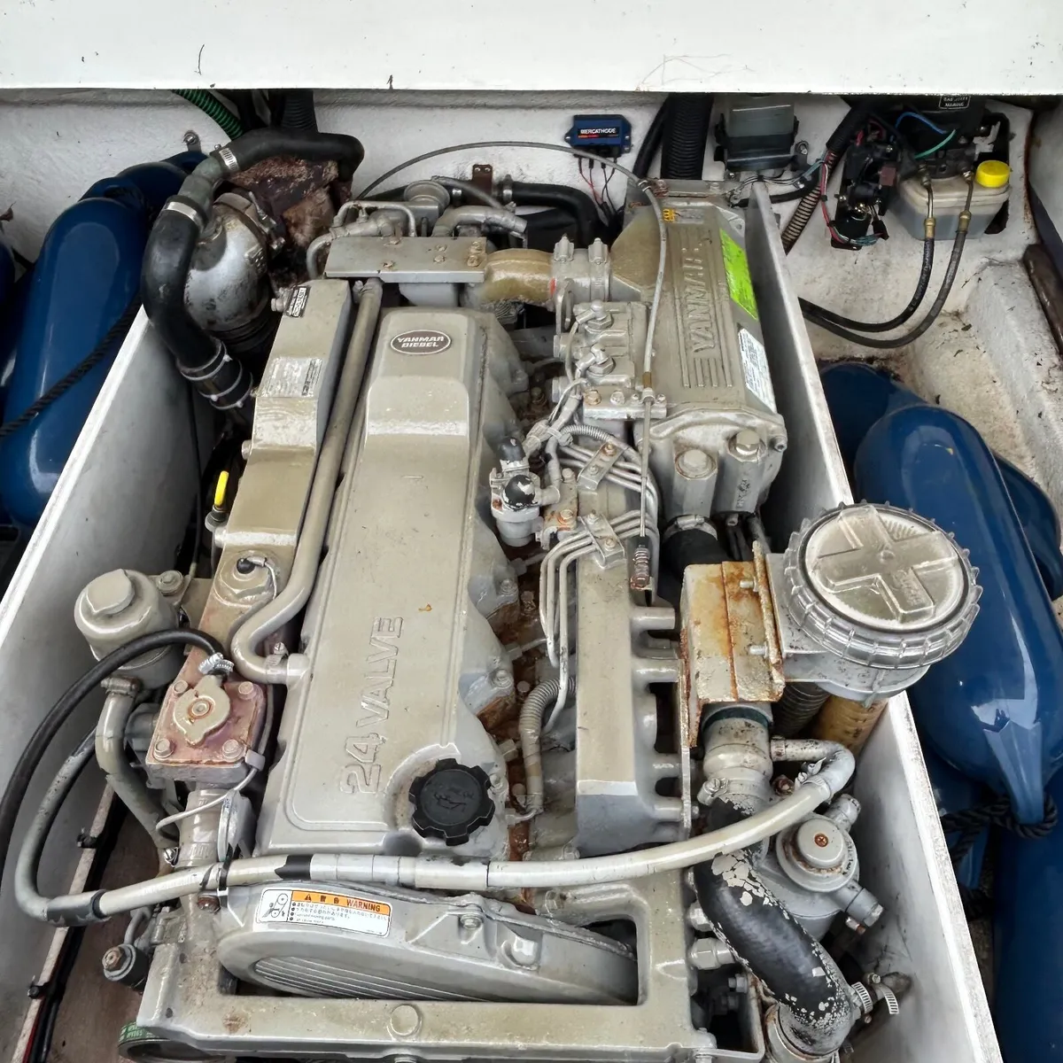 Cobra 8.6 inboard diesel engine. - Image 3