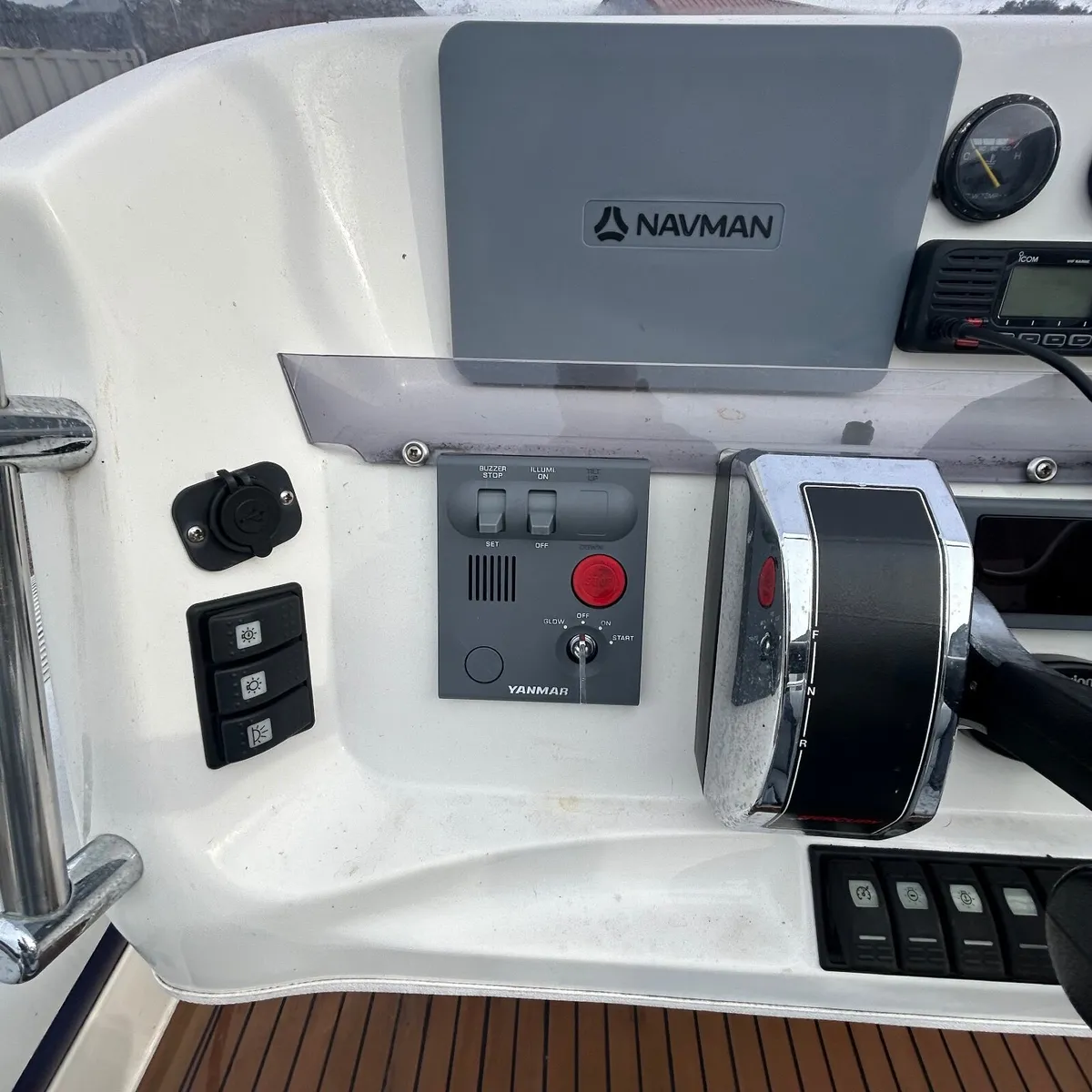 Cobra 8.6 inboard diesel engine. - Image 2