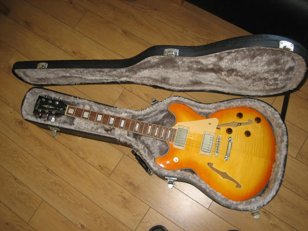 Harley Benton 335 Immaculate Condition +Case - Image 1