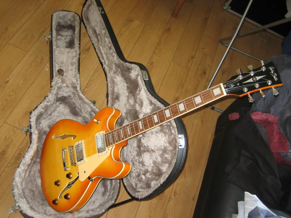 Harley Benton 335 Immaculate Condition +Case - Image 4