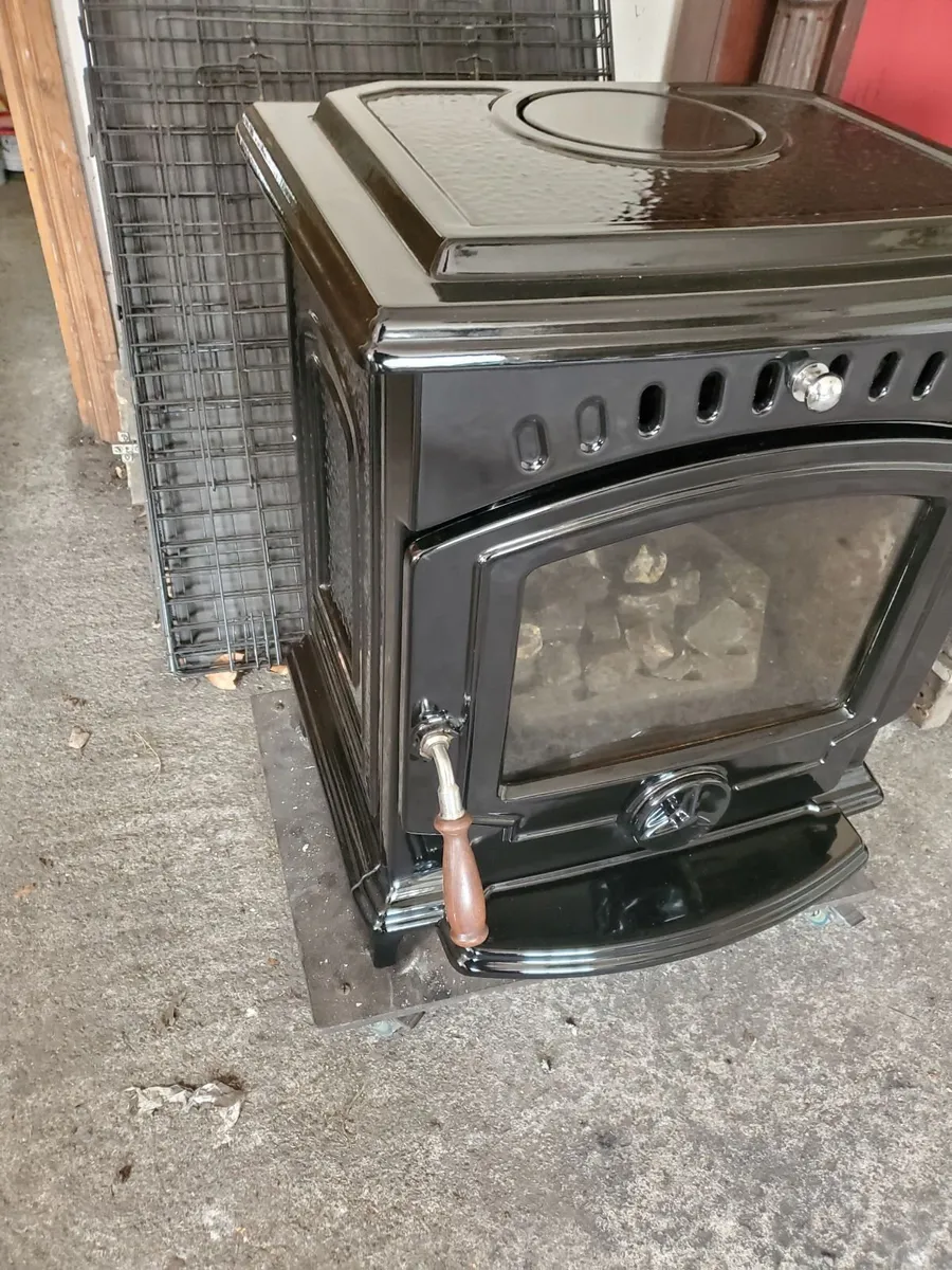 Stanley tara oil stove mint condition 8 kw - Image 3