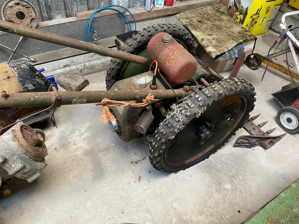 Vintage machinery - Image 2