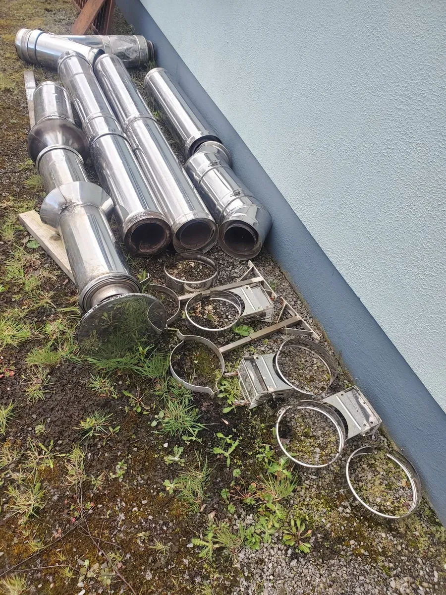 23 feet of top quality twin wall flue system. - Image 2