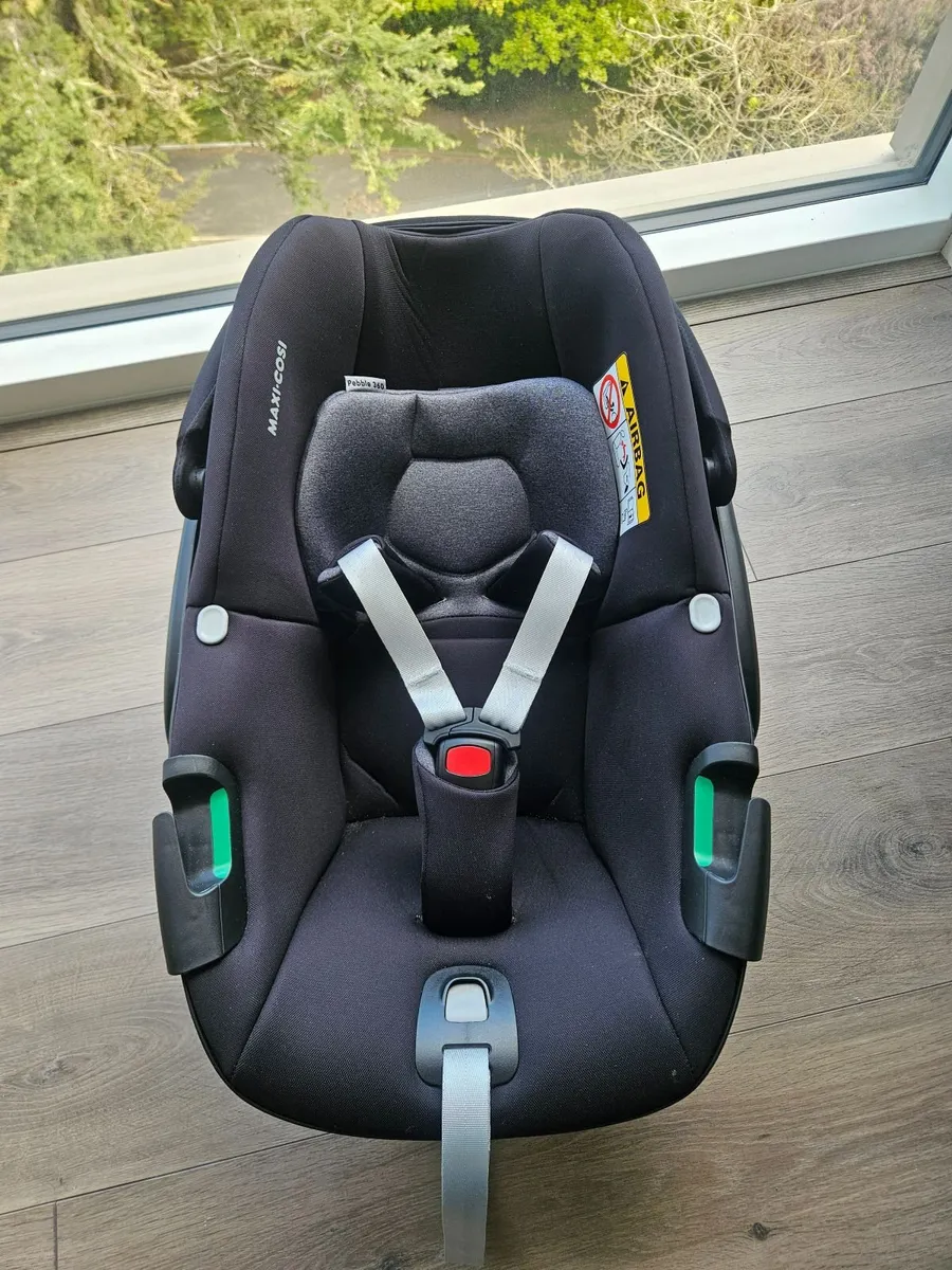 Maxi Cosi Pebble 360 Car Seat - Image 1