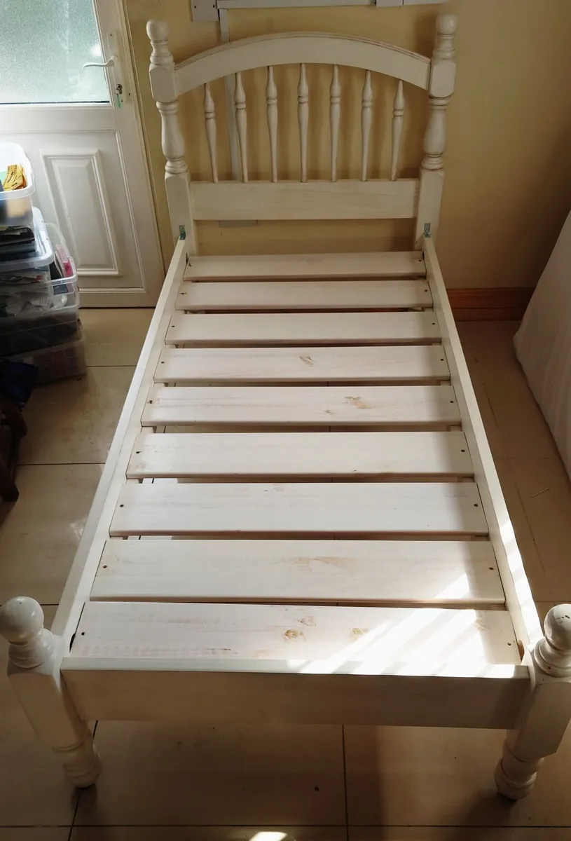 Willis & Gambier single bed - Image 2