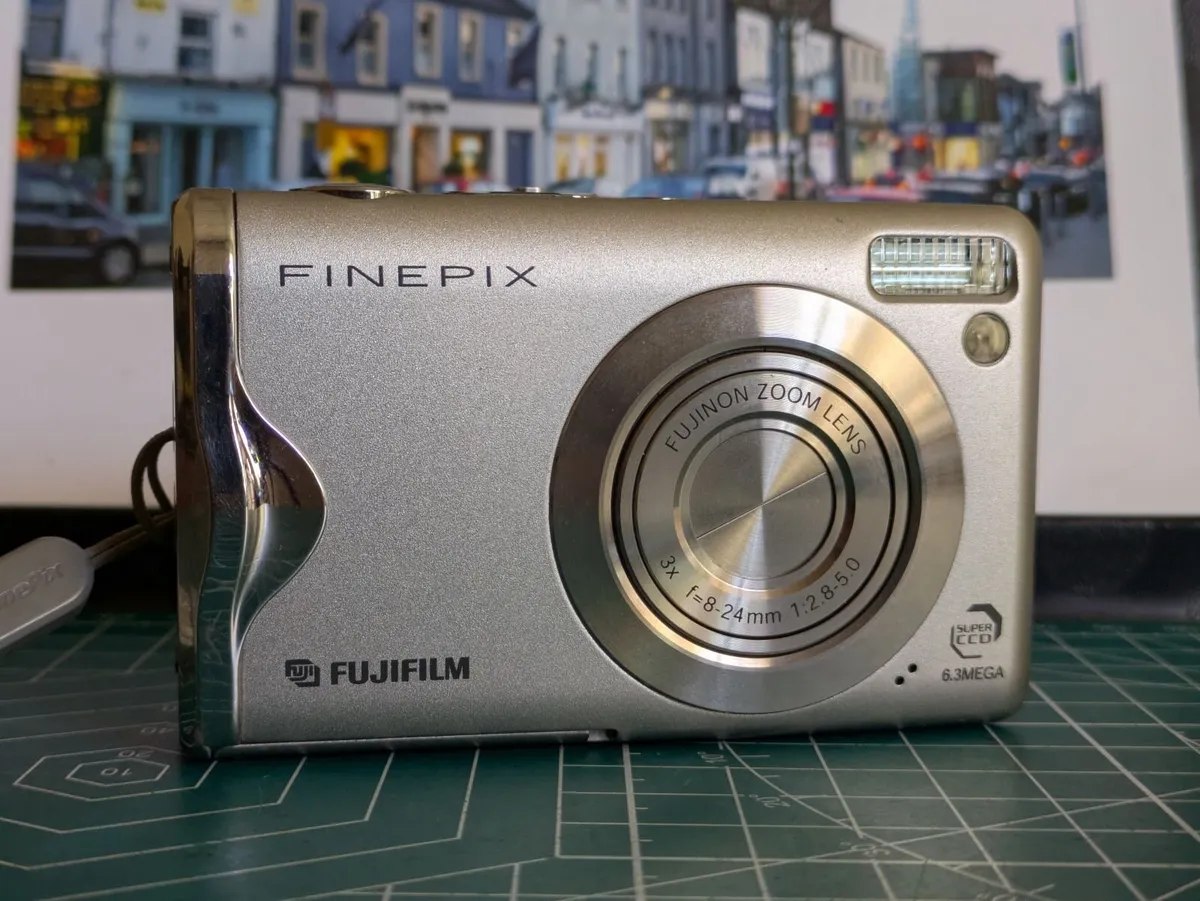 Fujifilm F20 SuperCCD🌈 digital camera film sims - Image 3