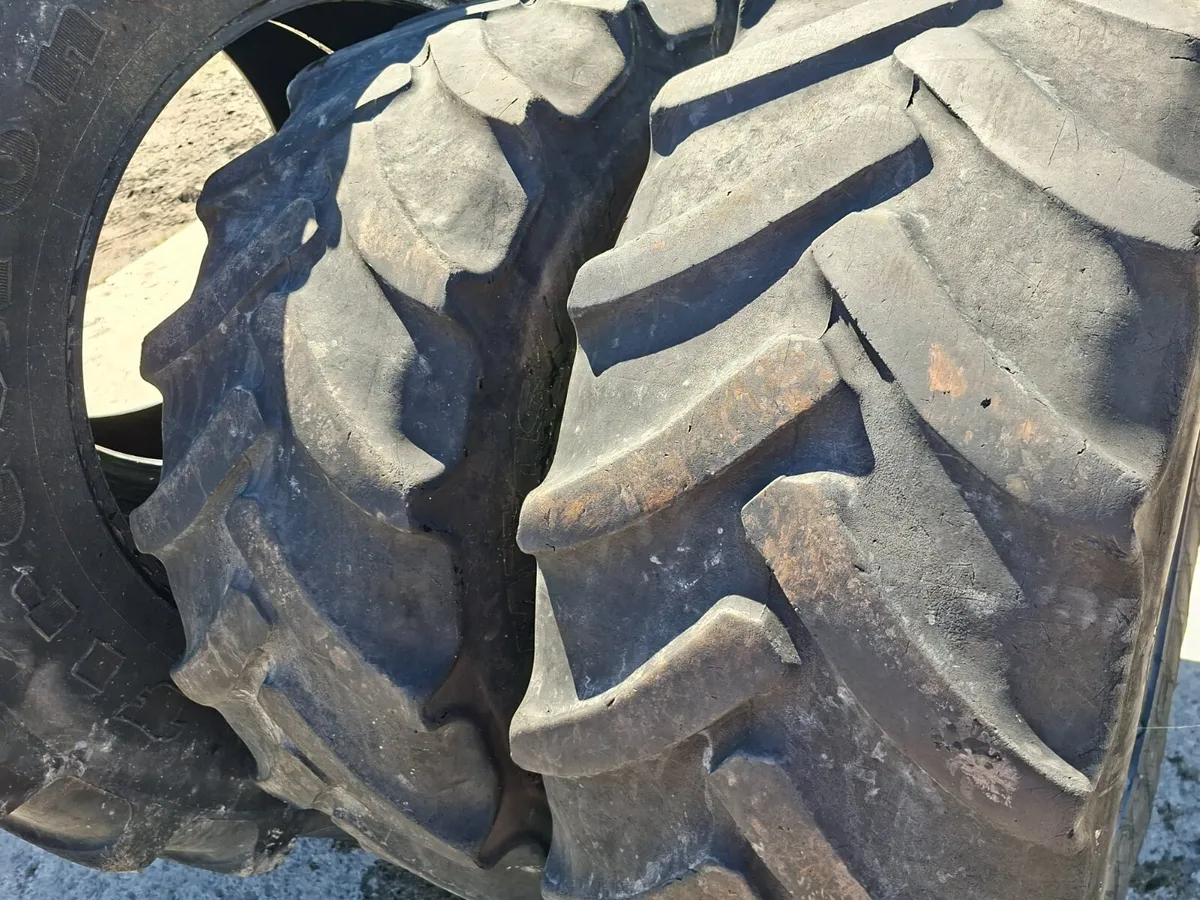 540-65-34 & 440-65-24 tyres - Image 3