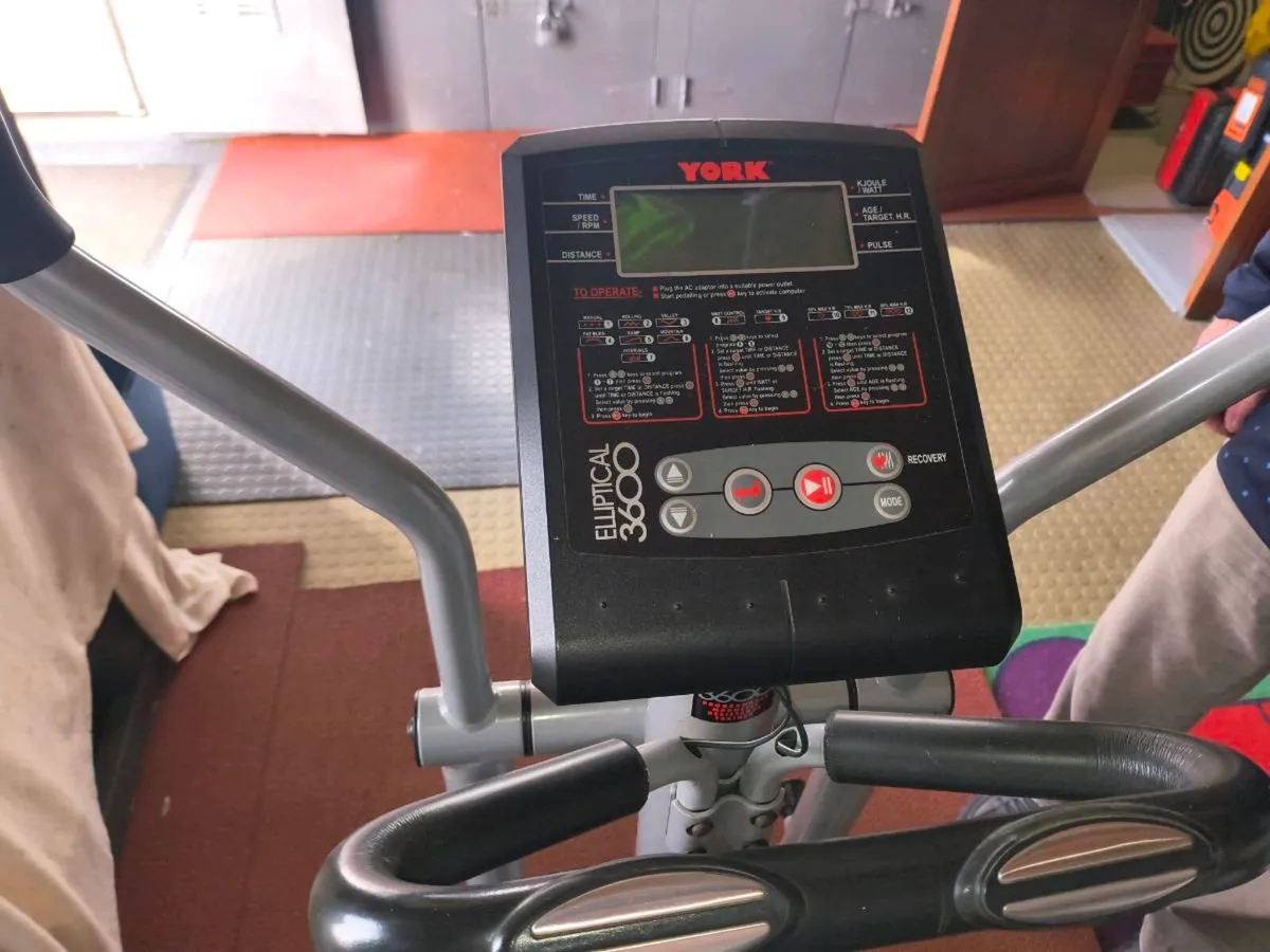 Cross trainer - Image 2