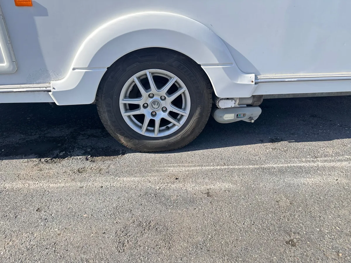 ✨SWIFT CHARISMA 6 BERTH TRIPPLE BUNK BED✨ - Image 3