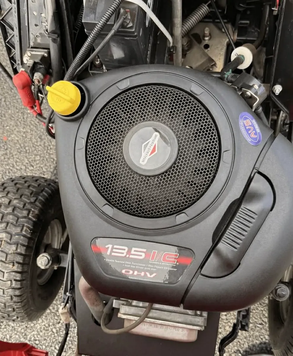 Castlegarden ride on lawnmower - Image 4