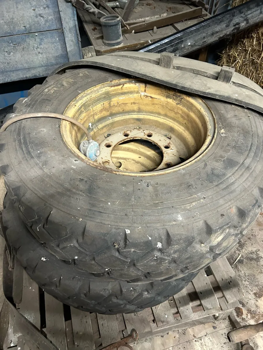 Wheels and tires - Image 1