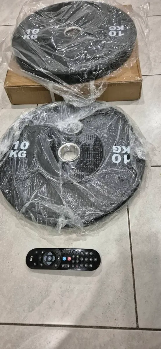 Brand new 2x10 kilo olympic bumprr weight plates - Image 4
