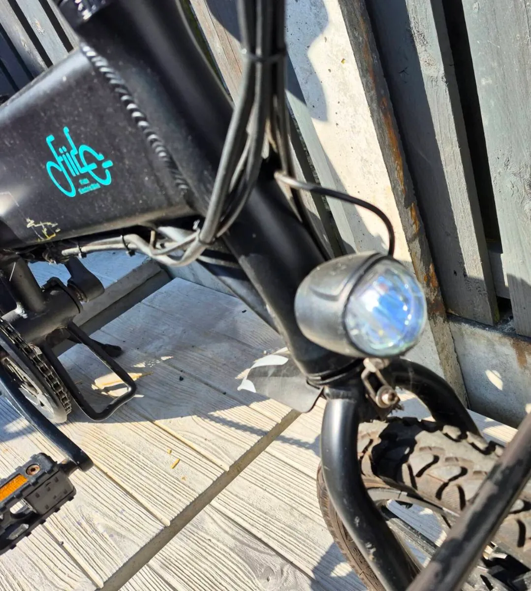 FIIDO D1 MINI FOLDING ELECTRIC BIKE SWITCHES ON PE - Image 4